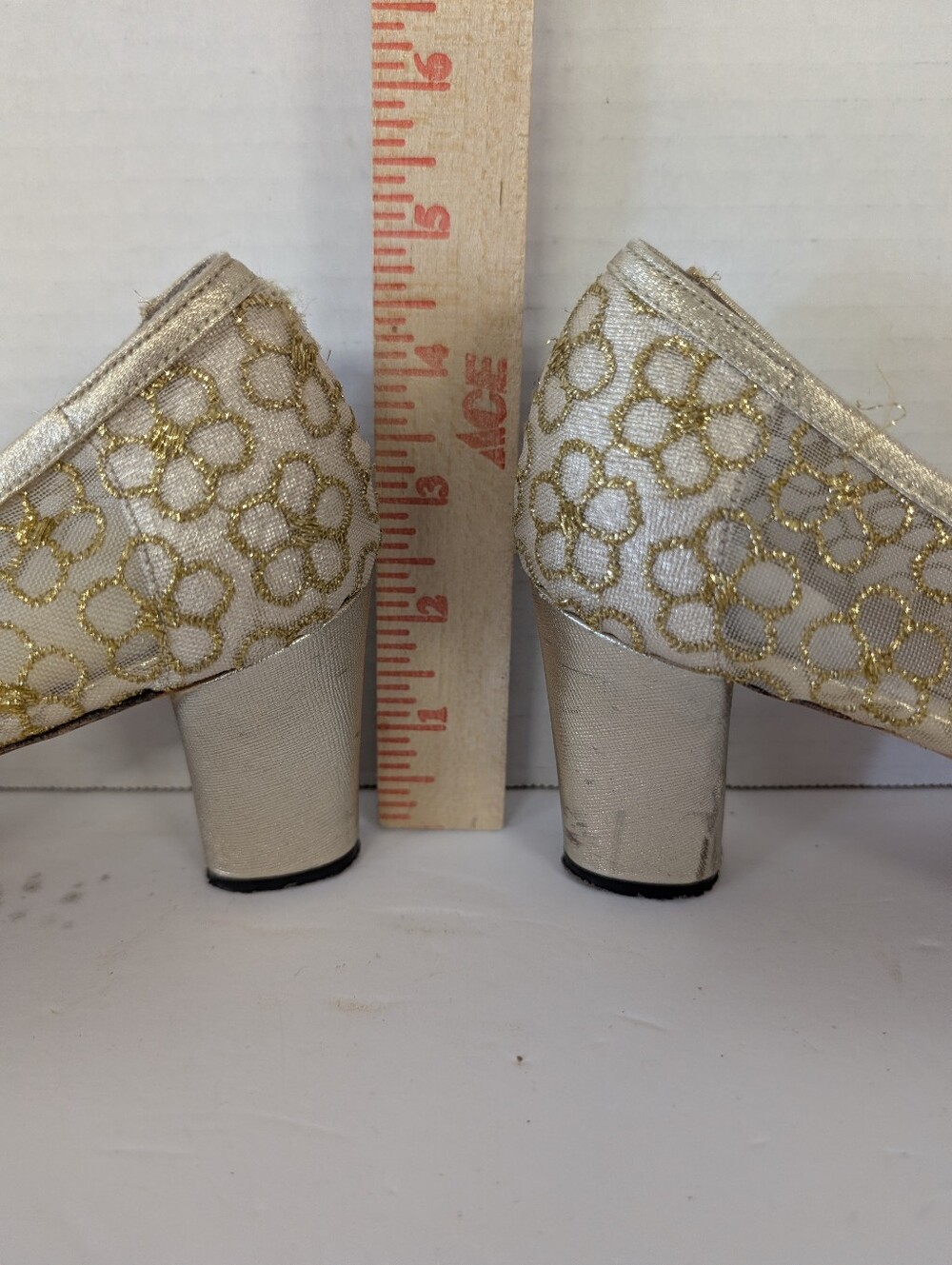 Vintage Shoes Gold Mesh Mid-Heel Pumps - Women's Dress Shoes Sz 7 - Picture 5 of 10